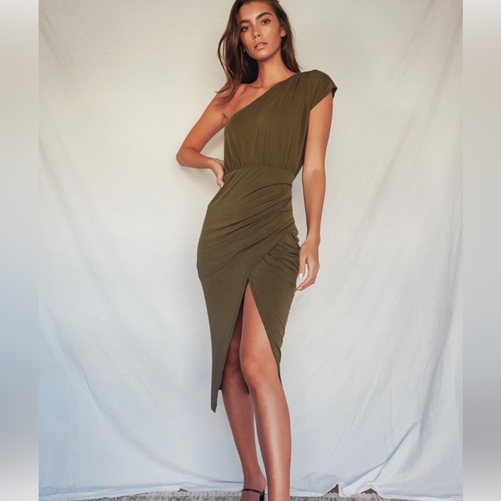Lulus one shoulder midi dress